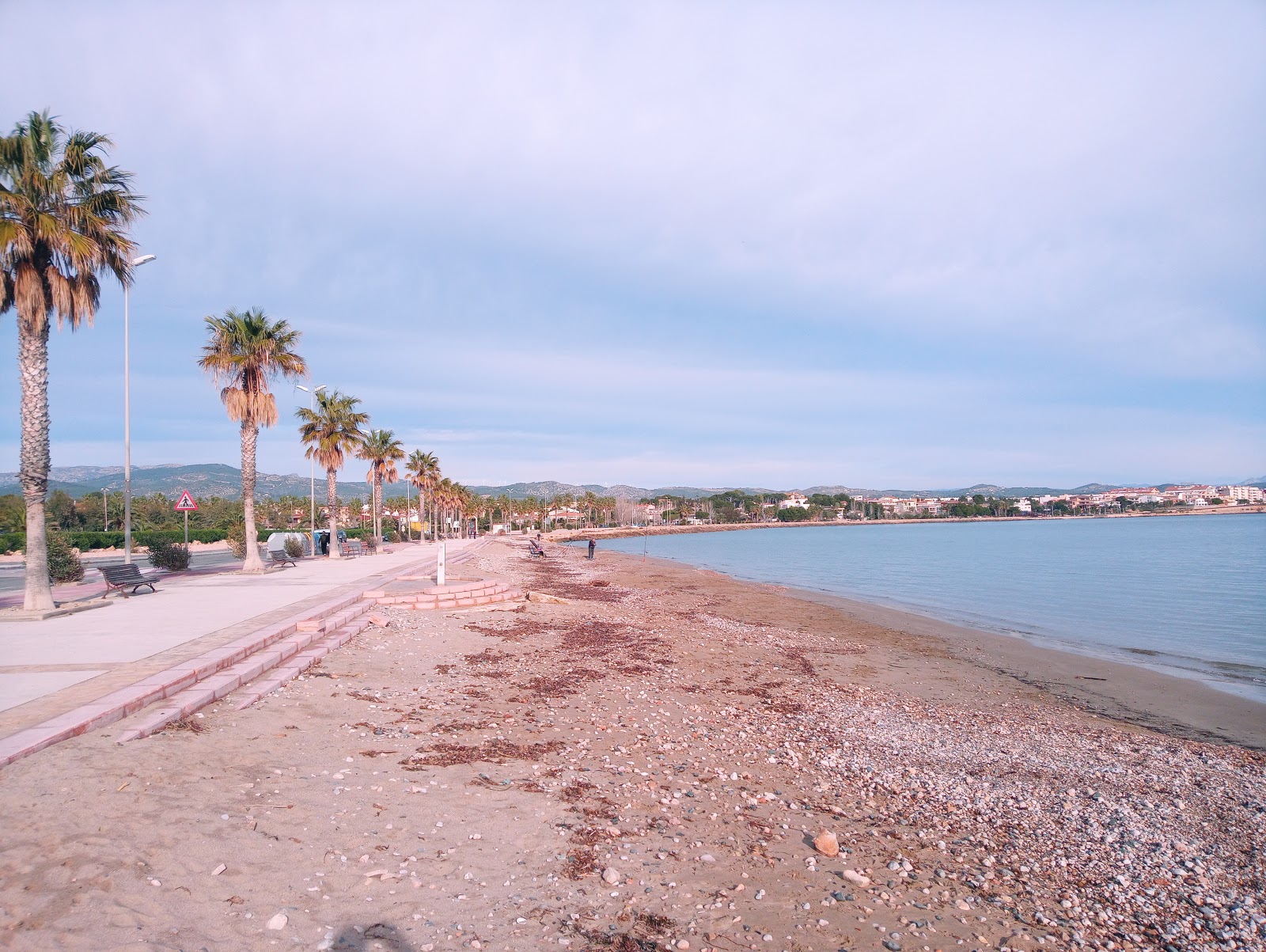 Fotografie cu Platja de l'Arenal cu drept și lung