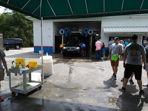 Walden Lake Car Wash and Oil Change en Plant City