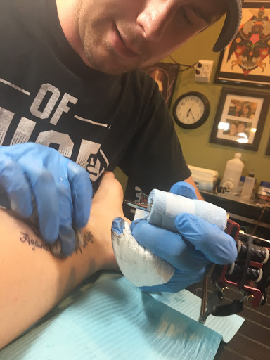 Tattoo Shop «Idle Hands Tattoo & Piercing», reviews and photos, 929 W Douglas Ave, Wichita, KS 67213, USA