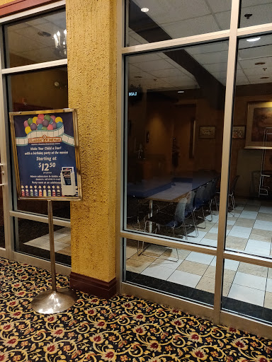 Movie Theater «York Theatre: Classic Cinemas», reviews and photos, 150 N York St, Elmhurst, IL 60126, USA