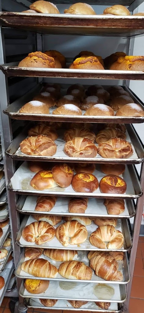 El Rinconcito Restaurant Ecuatoriano & Bakery 19082