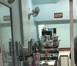 ราดหน้ายกนิ้ว photo