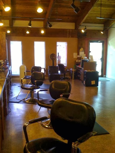 Beauty Salon «Xtremz Hair Salon - Haircuts - Hair Coloring - Waxing», reviews and photos, 2634 S Carrier Pkwy #103, Grand Prairie, TX 75052, USA