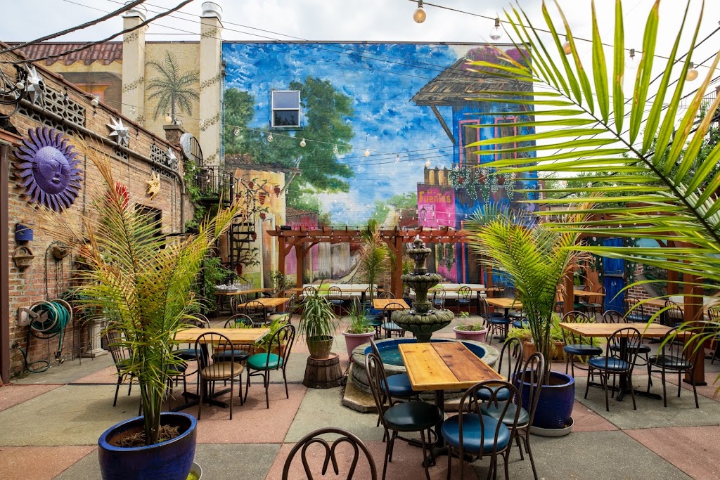 Las Fuentes Lincoln Park 60614