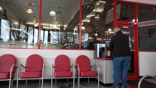 Tire Shop «Discount Tire Store - Clackamas, OR», reviews and photos, 8380 SE Sunnyside Rd, Clackamas, OR 97015, USA