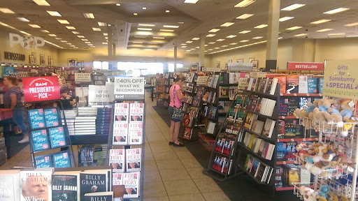 Book Store «Books-A-Million», reviews and photos, 1520 Town Center Dr, Lakeland, FL 33803, USA