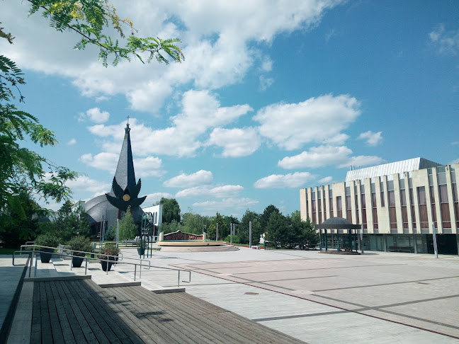 Százhalombatta, Szent István tér, 2440