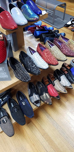 Used Clothing Store «DRESS TO IMPRESS», reviews and photos, 9537 S Western Ave, Chicago, IL 60643, USA