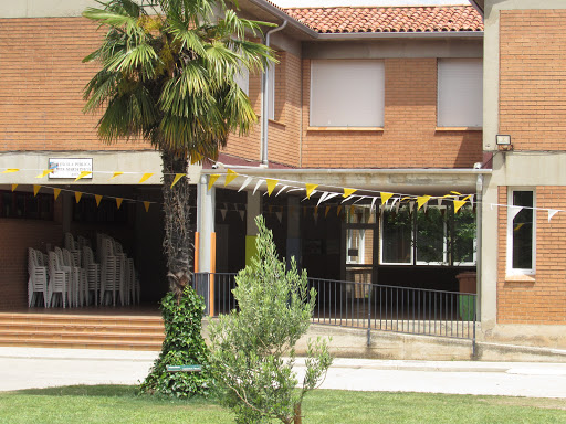 Escuela Santa Maria de Avia en Avià