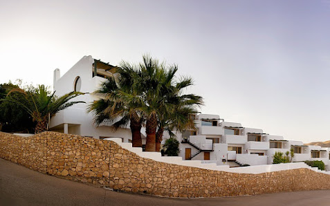 Hotel El Tio Kiko C. Embarque, 12, 04149 Agua Amarga, Almería, España