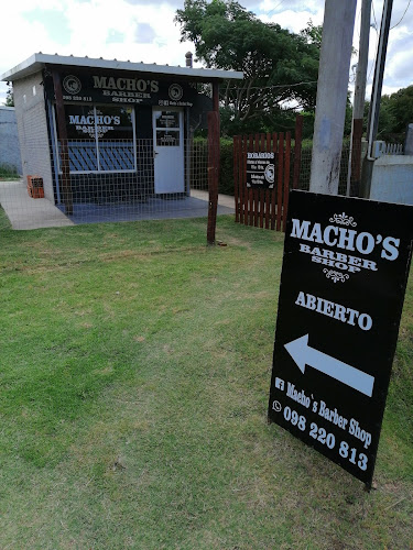 Opiniones de Macho's barbero shop en Canelones - Barbería