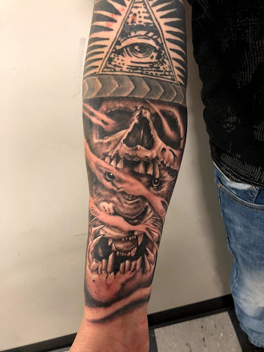 Tattoo Shop «Lucky DeVille Tattoo Co.», reviews and photos, 2333 Niagara Falls Blvd, Amherst, NY 14228, USA