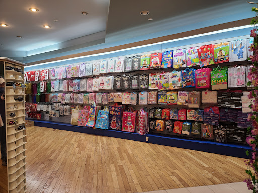 Shopping Mall «Lakeforest Mall», reviews and photos, 701 Russell Ave, Gaithersburg, MD 20877, USA