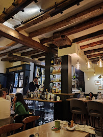 Atmosphère du Restaurant LA MAISON DES HALLES à Tours - n°2