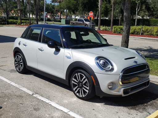 Car Dealer «Ferman MINI of Tampa Bay», reviews and photos, 31320 US-19, Palm Harbor, FL 34684, USA