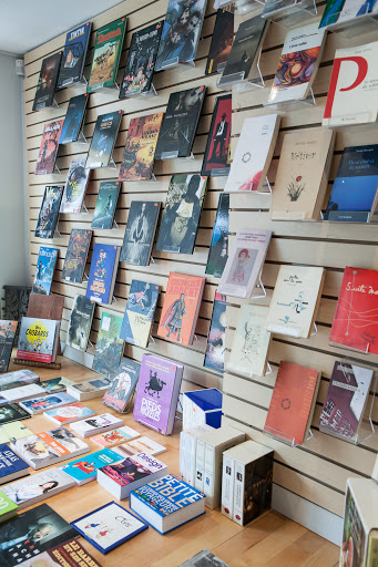 Livres et Bandes dessinées d'occasion en ligne Au VieuxBouc librairie-café www.auvieuxbouc.com