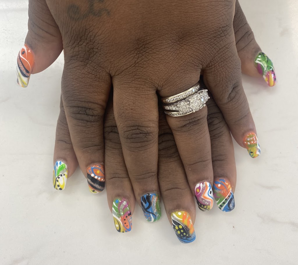 Luminous Nails and Spa 20754