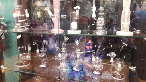 Tobacco Shop «Smoke Boutique», reviews and photos, 101 N Federal Hwy, Hallandale Beach, FL 33009, USA