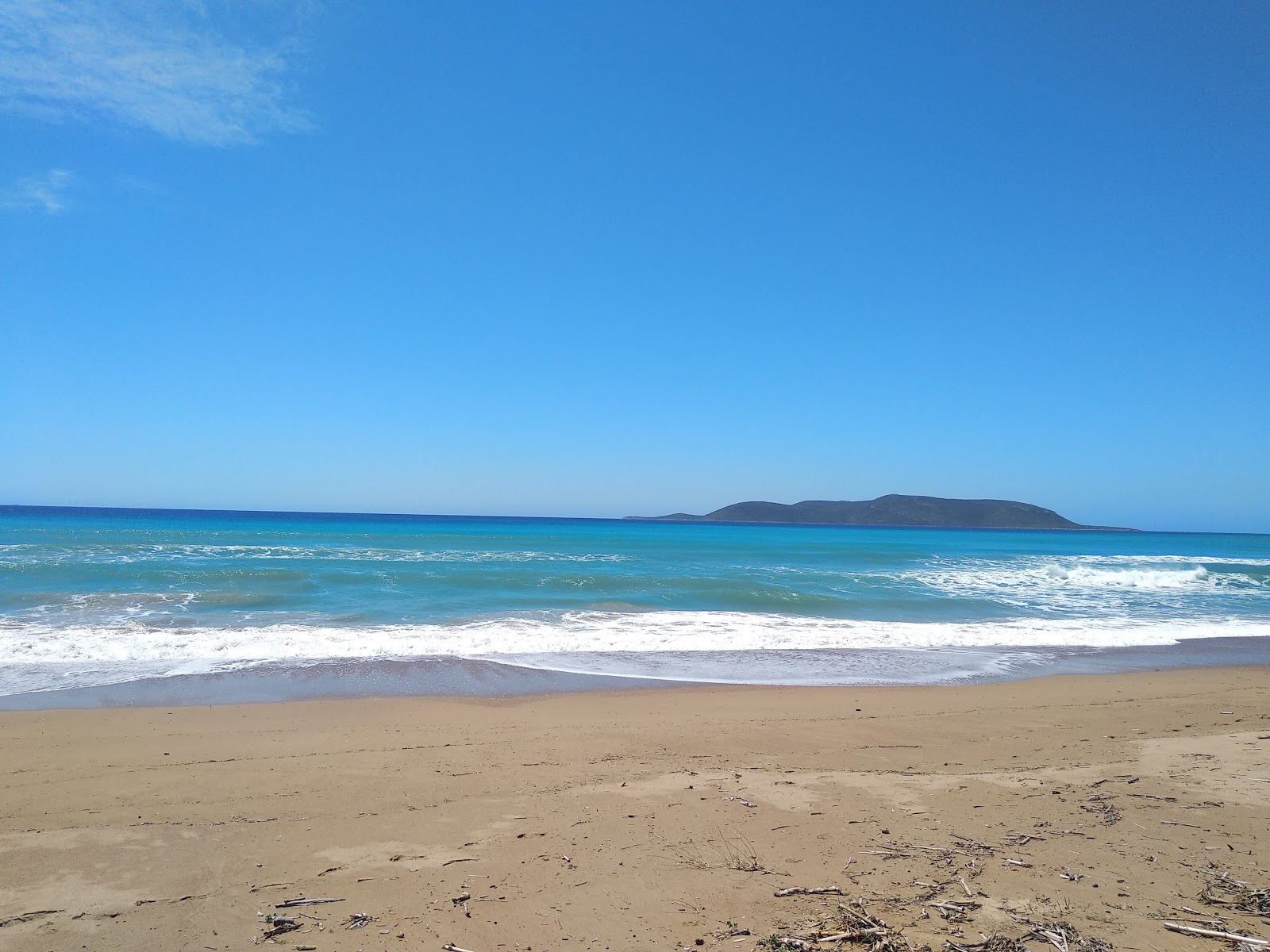 Photo de Paralia Mavrovouni situé dans une zone naturelle