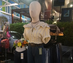 ตลาดหน้าฮาร์เบอร์มอลล์ แหลมฉบัง photo