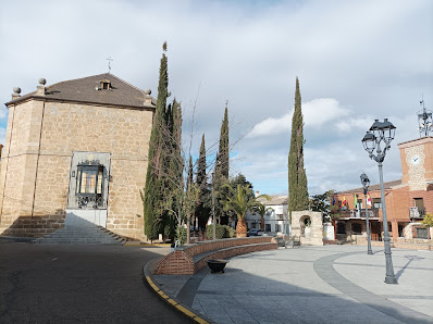 Ayuntamiento de San Martín de Montalbán. Pl. Santo Cristo de la Luz, 1, 45165 San Martín de Montalbán, Toledo, España