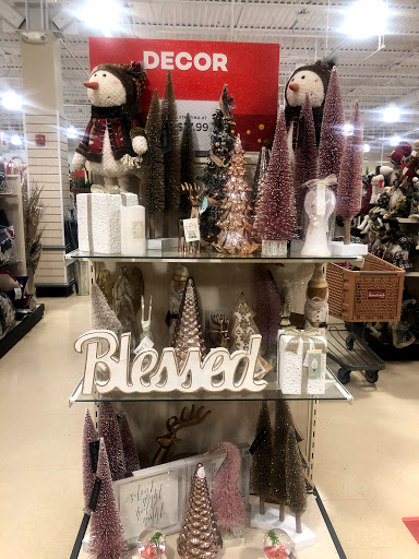 Department Store «HomeGoods», reviews and photos, 162 Everett Ave, Chelsea, MA 02150, USA