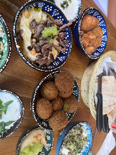 Åbningstider for Ahaaa Authentic Cuisine