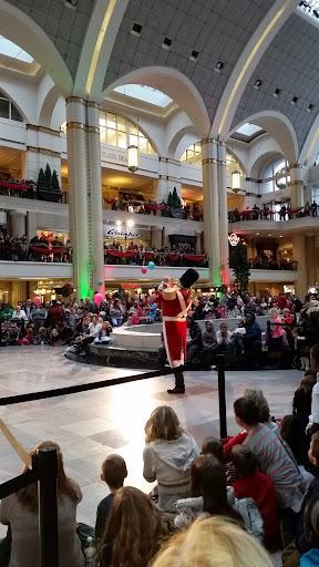 Shopping Mall «Tower City Center», reviews and photos, 230 W Huron Rd, Cleveland, OH 44113, USA