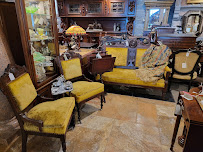 Harp Gallery Antiques and Vintage Furniture - Photo 5 - Car repair in Kaukauna, WI, Appleton