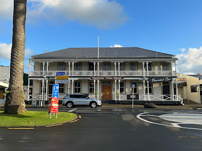 Raglan Harbour View Hotel