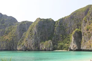 Malong Bay image