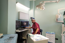Studio Dentistico Bartoli Dr. Francesco- Centro Medico Mercurio