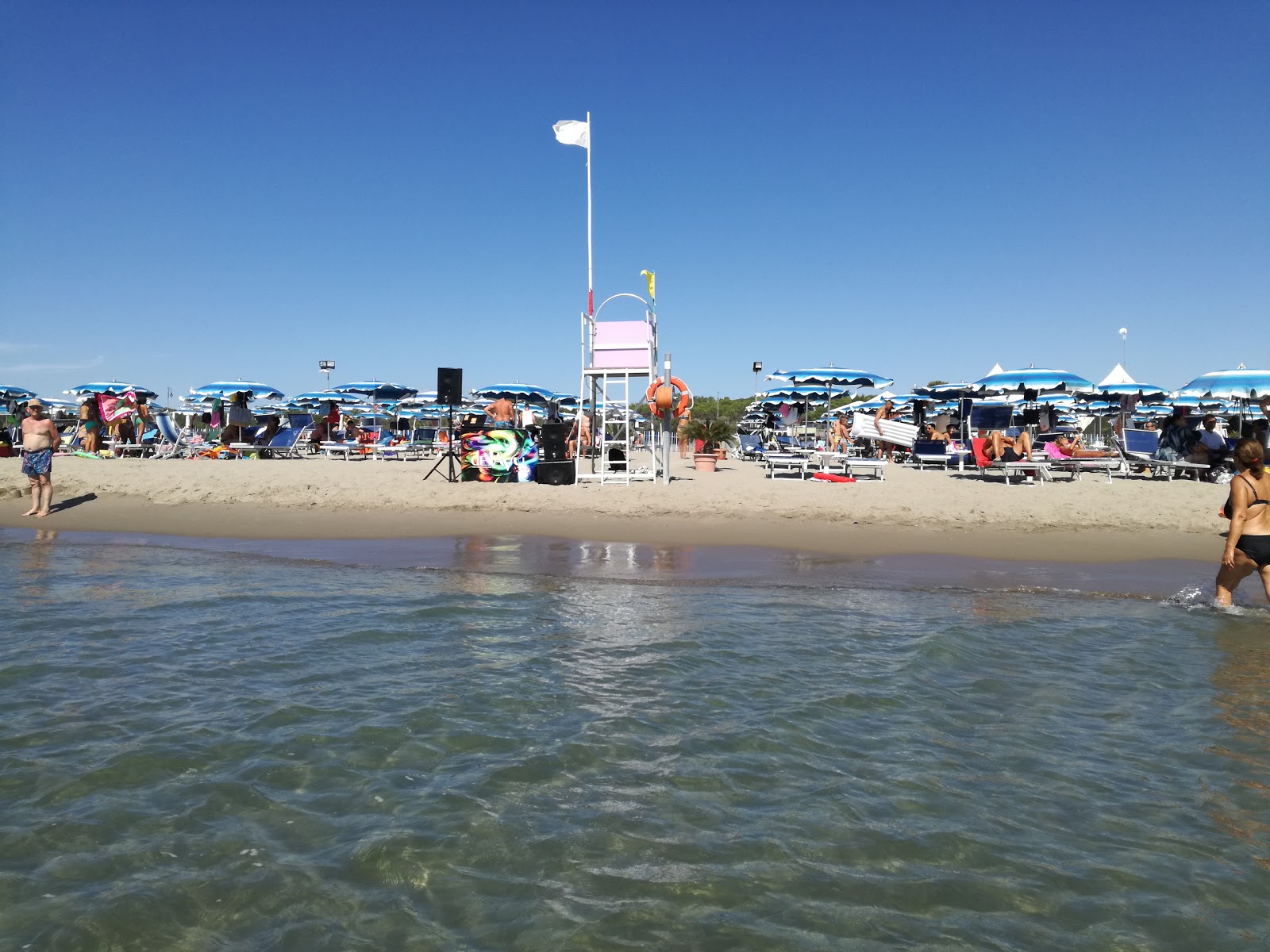 Photo de Spiaggia Marina di Pisticci avec rivage droit, long