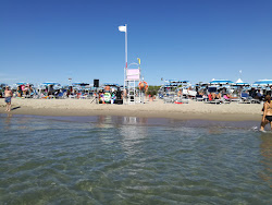 Foto de Spiaggia Marina di Pisticci com linha costeira longa e reta