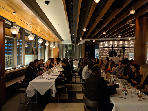 Department Store «Barneys New York, Chicago», reviews and photos, 15 E Oak St, Chicago, IL 60611, USA