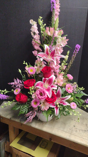 Florist «Flowers By Lobb», reviews and photos, 1382 Fort St, Lincoln Park, MI 48146, USA
