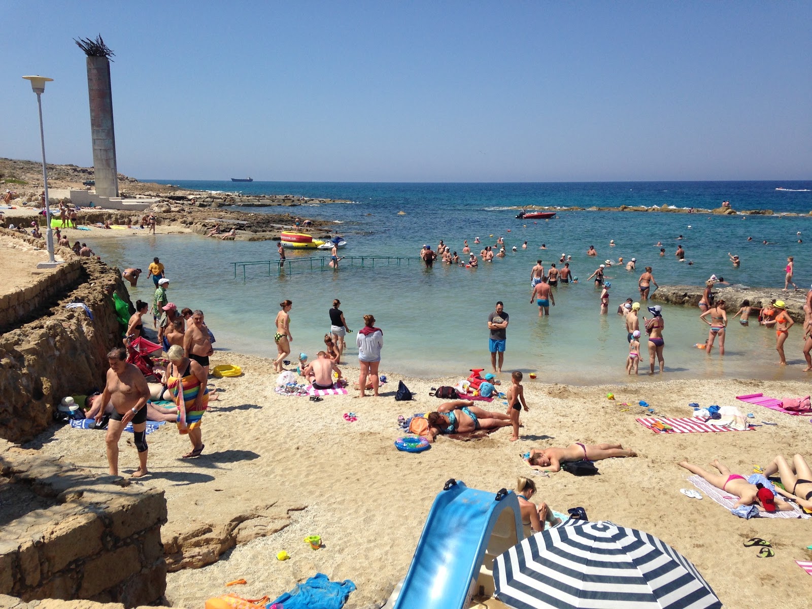 Φωτογραφία του St'George beach - συνιστάται για οικογένειες που ταξιδεύουν με παιδιά