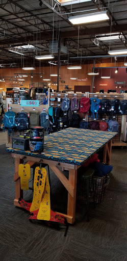 Camping Store «REI», reviews and photos, 766 E Big Beaver Rd, Troy, MI 48083, USA