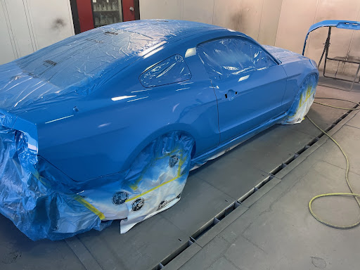 White Oaks Auto Body image
