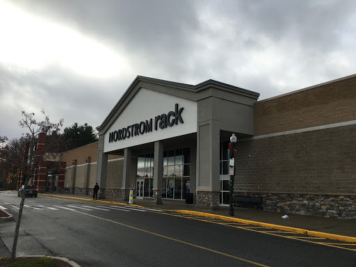 Nordstrom Rack The Shoppes at Blackstone Valley, 70 Worcester-Providence Turnpike, Millbury, MA 01527, USA, 