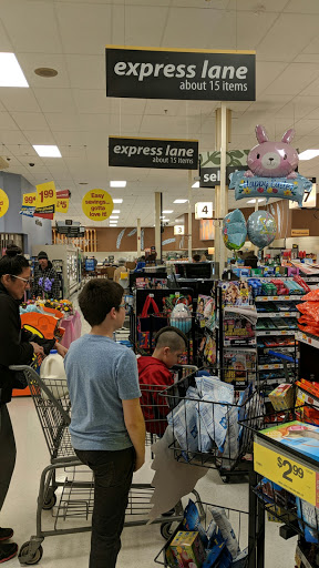 Grocery Store «Kroger», reviews and photos, 5050 Rutgers Street Northwest, Roanoke, VA 24012, USA