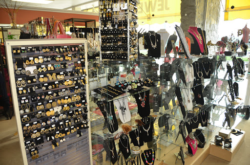 Furniture Store «Sell It Again Sam», reviews and photos, 5541 Doctor M.L.K. Jr Blvd, Anderson, IN 46013, USA