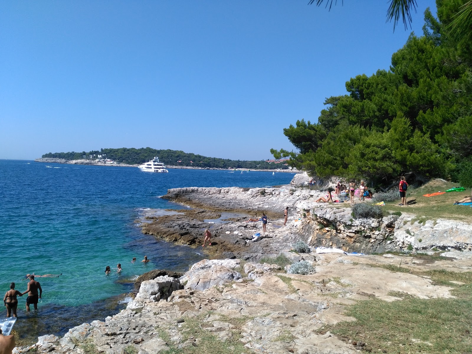 Plaza Fratarski Otok'in fotoğrafı - rahatlamayı sevenler arasında popüler bir yer