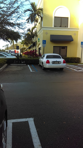 Print Shop «FedEx Office Print & Ship Center», reviews and photos, 1548 Weston Rd, Weston, FL 33326, USA
