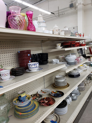 Thrift Store «St. Vincent de Paul Thrift Store», reviews and photos, 28720 Stephenson Hwy, Madison Heights, MI 48071, USA