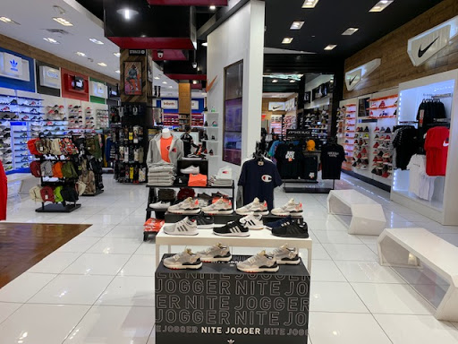 Shoe Store «Shoe Palace», reviews and photos, 5163 N Montclair Plaza Ln, Montclair, CA 91763, USA