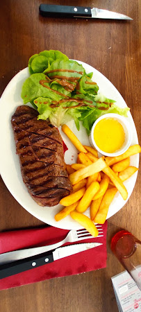 Steak du Restaurant français Restaurant du Port d'Enveaux à Saint-Vincent-de-Cosse - n°3