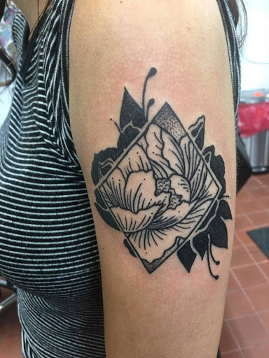 Explore beach tattoo ideas small, creative tattoo ideas in Saint Petersburg, available at Lucky You Tattoo