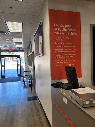 Print Shop «FedEx Office Print & Ship Center», reviews and photos, 2341 Forest Dr a, Annapolis, MD 21401, USA