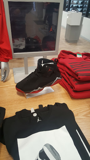 Shopping Mall «Penrose Plaza Shopping Center», reviews and photos, 2900 Island Ave, Philadelphia, PA 19153, USA